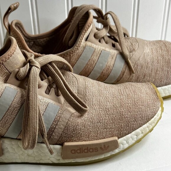 Adidas NMD R1 Chalk Pearl/ Pink Salmon Women's Size 9 CQ 2012 Running 2017 -BB3 - Picture 3 of 7